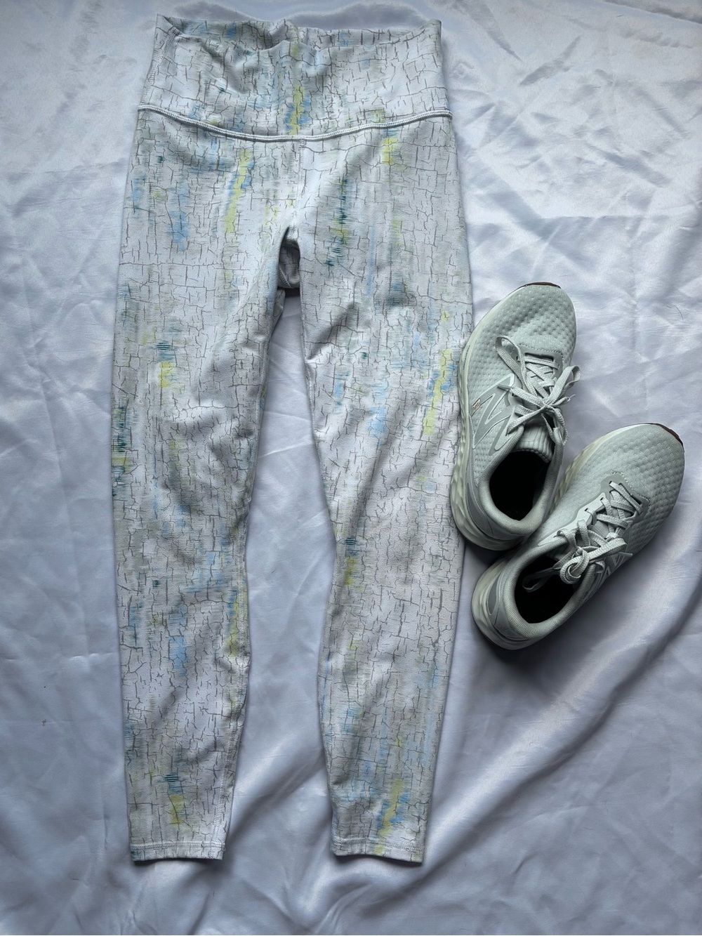 Fabletics Light Gray/Blue Seam Detail Leggings